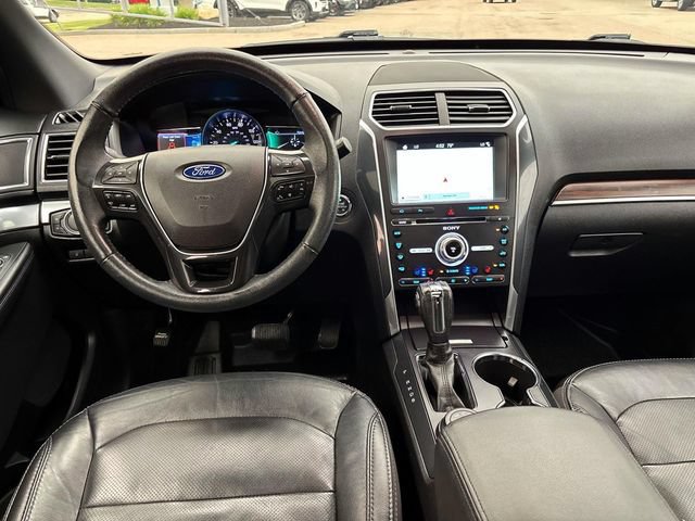 Certified 2018 Ford Explorer Limited AWD/4WD image 16