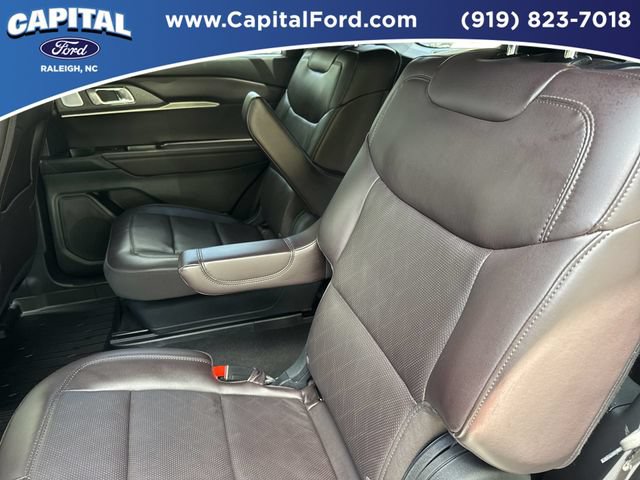 Certified 2025 Ford Explorer Platinum RWD image 18