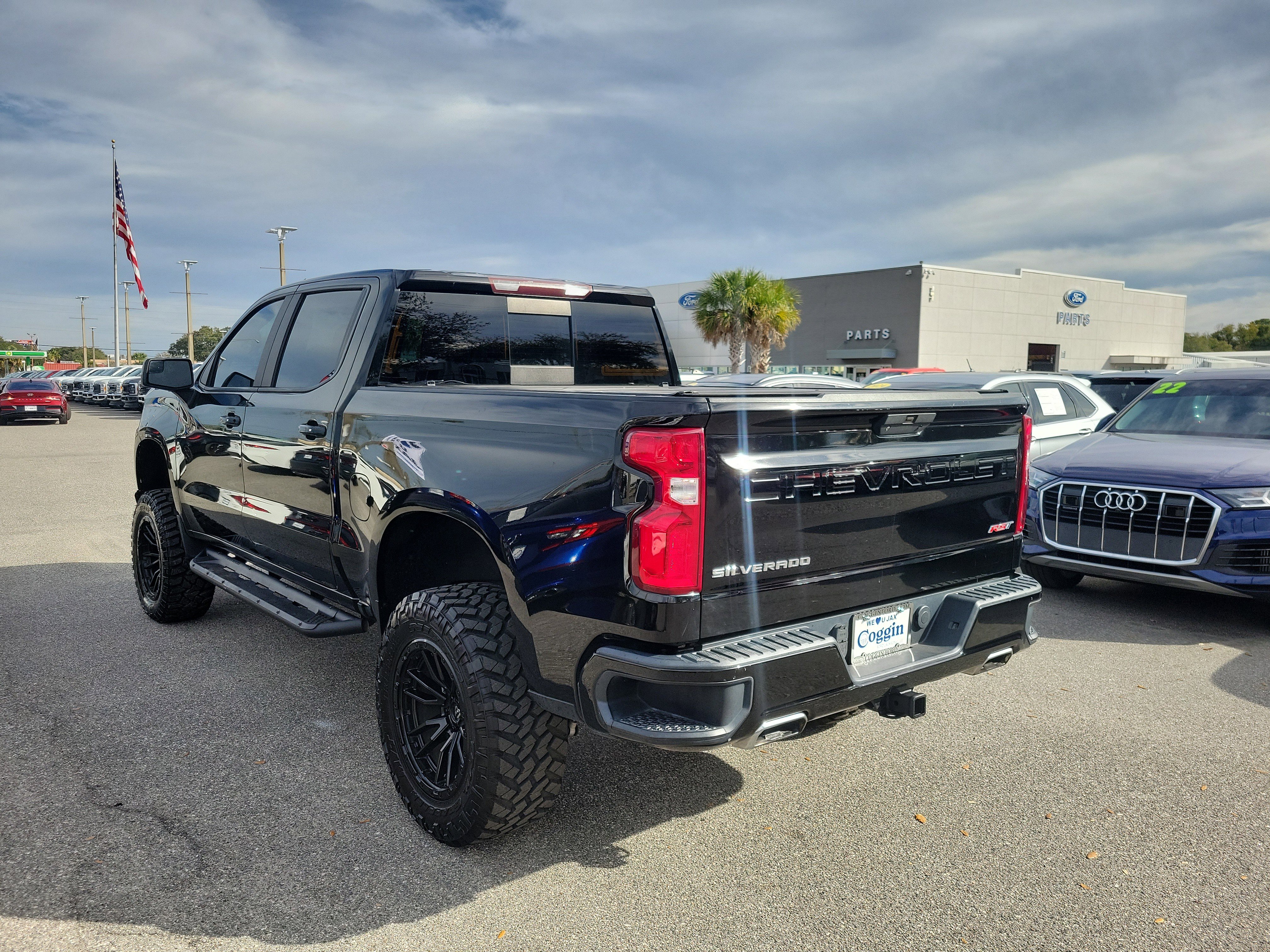 Used 2019 Chevrolet Silverado 1500 RST image 2