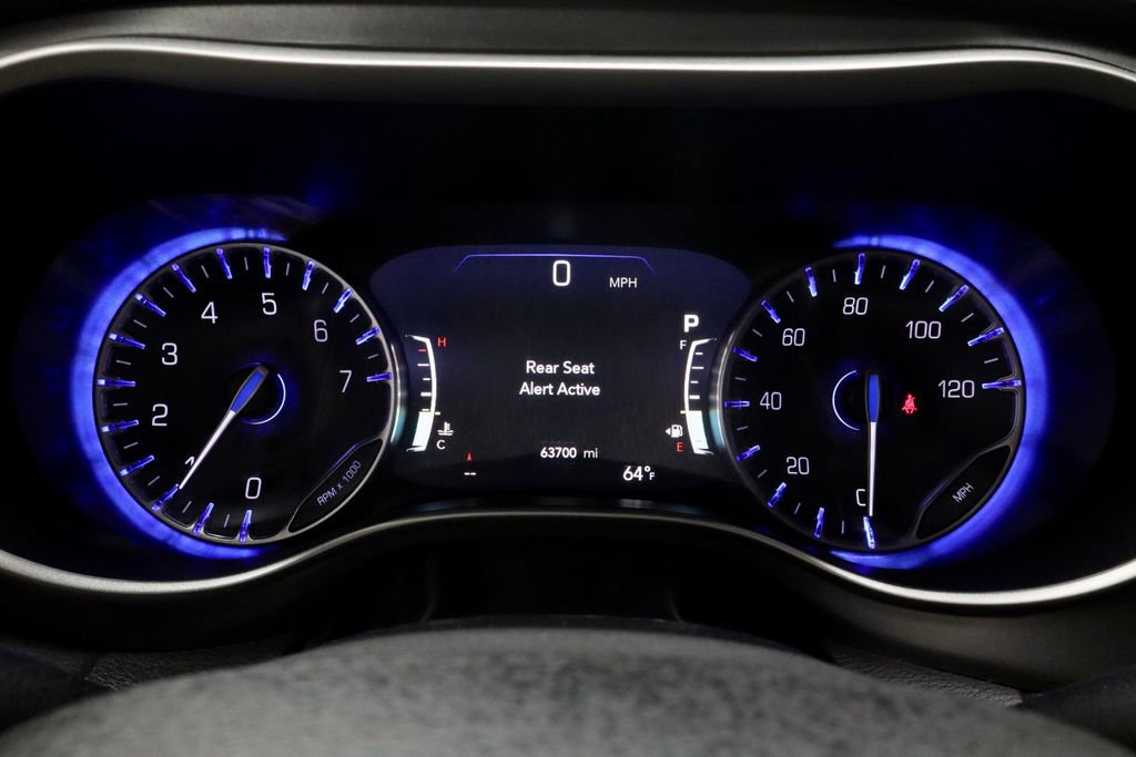Used 2023 Chrysler Pacifica Touring-L FWD image 29