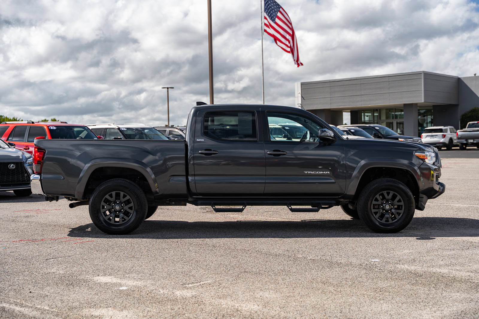 Used 2023 Toyota Tacoma SR5 RWD image 8