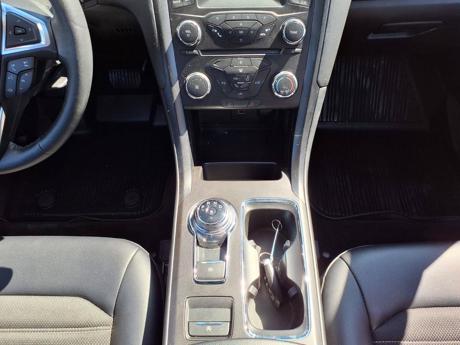 Certified 2018 Ford Fusion SE w/ Equipment Group 201A FWD image 19