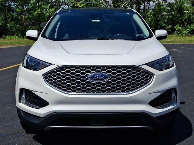 Certified 2024 Ford Edge SEL w/ Convenience Package AWD/4WD image 2