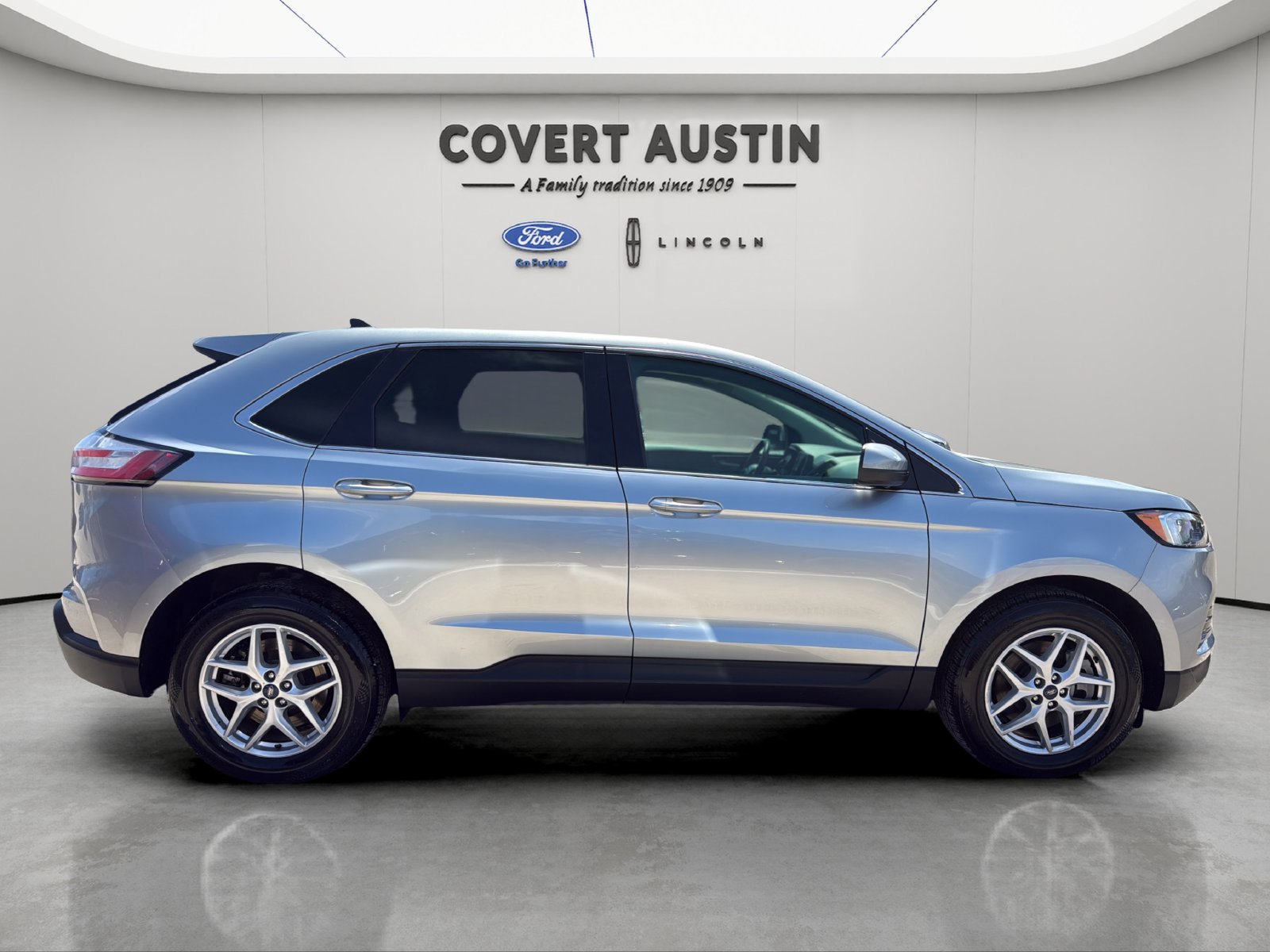 Certified 2024 Ford Edge SEL AWD/4WD image 6
