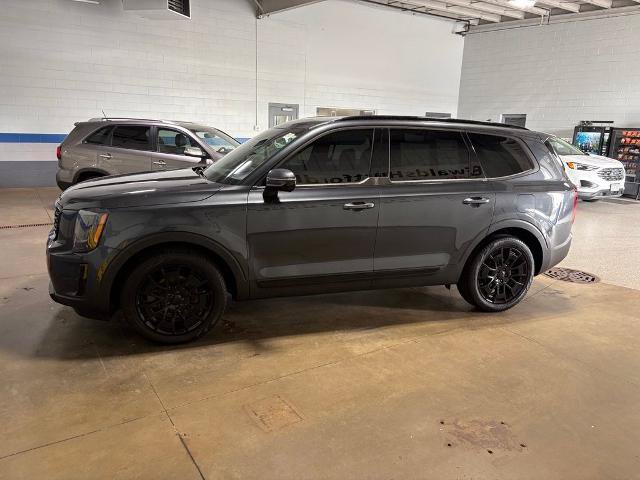 Used 2021 Kia Telluride SX w/ SX Prestige Package AWD/4WD image 3