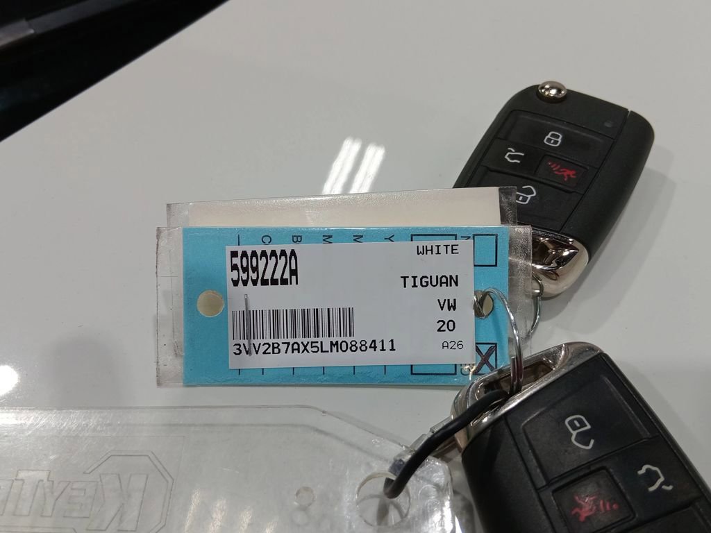 Used 2020 Volkswagen Tiguan SE w/ 3rd Row Seat Package image 26