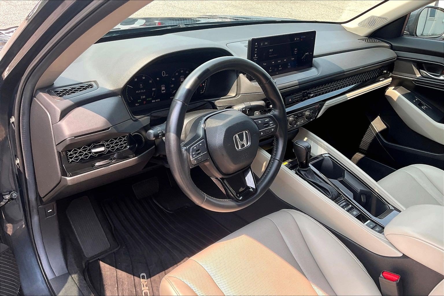 Used 2025 Honda Accord EX-L image 13