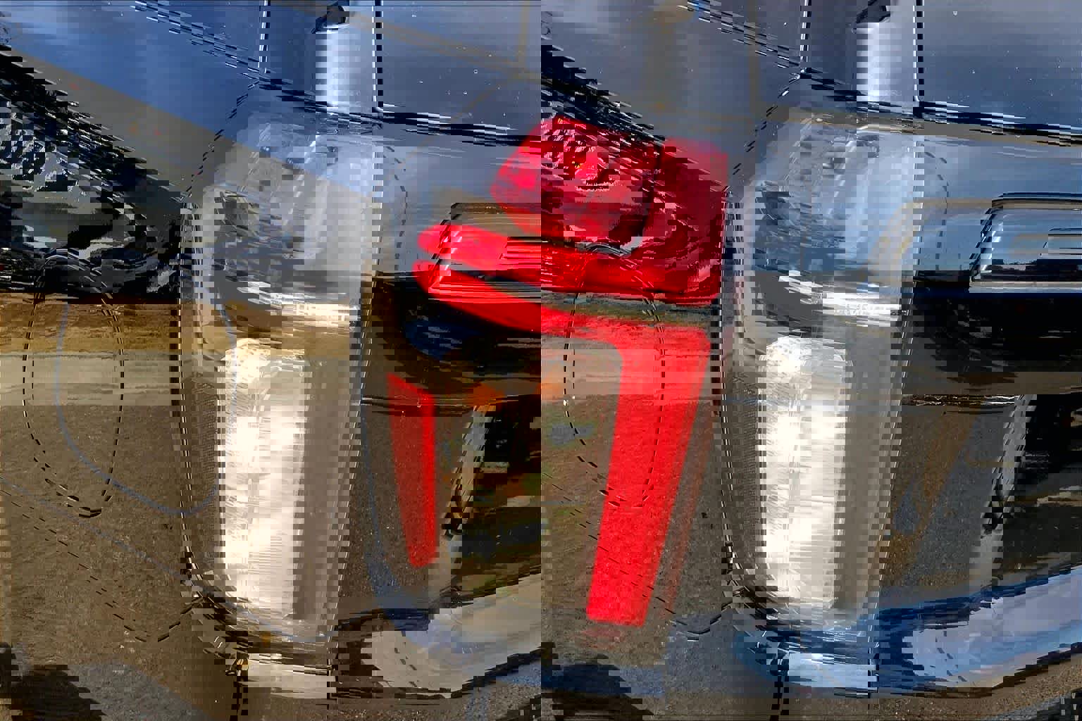 Used 2023 Chevrolet Tahoe Z71 w/ Luxury Package image 28