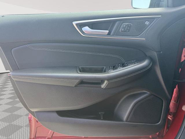 Certified 2024 Ford Edge Titanium AWD/4WD image 14
