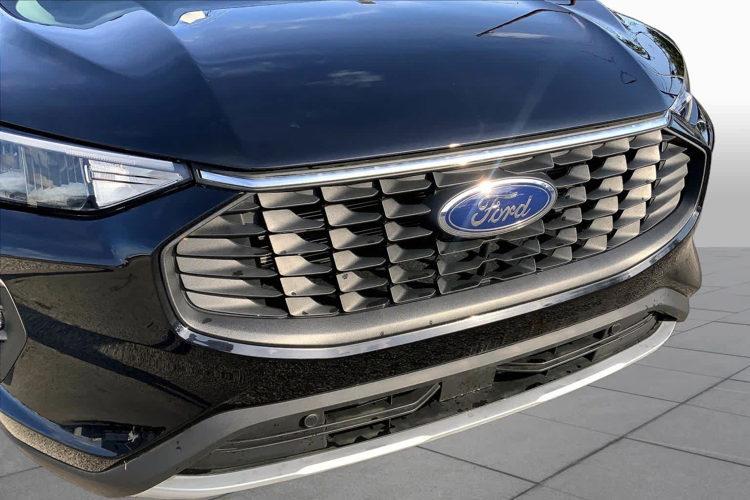 Certified 2025 Ford Escape SE FWD image 53