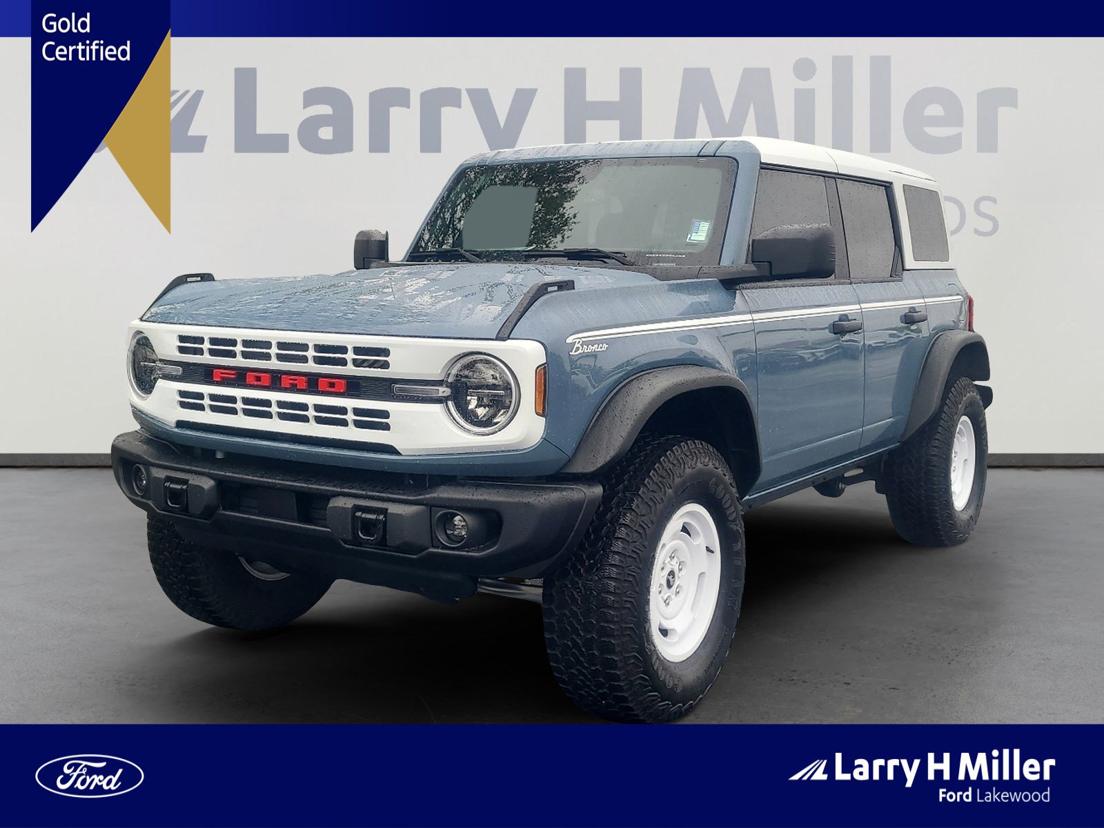 Certified 2025 Ford Bronco Heritage Edition AWD/4WD image 1