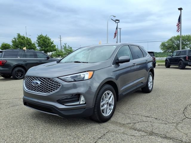 Certified 2023 Ford Edge SEL AWD/4WD image 3