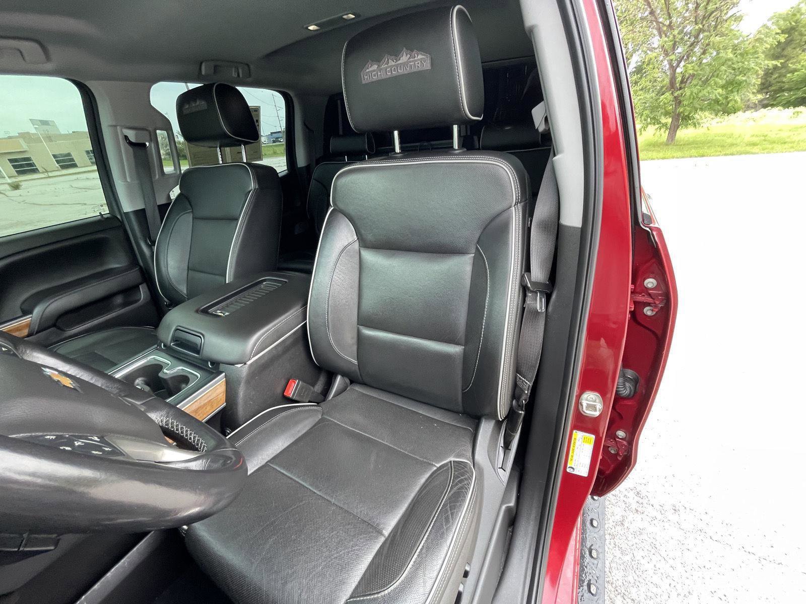 Used 2018 Chevrolet Silverado 1500 High Country AWD/4WD image 18
