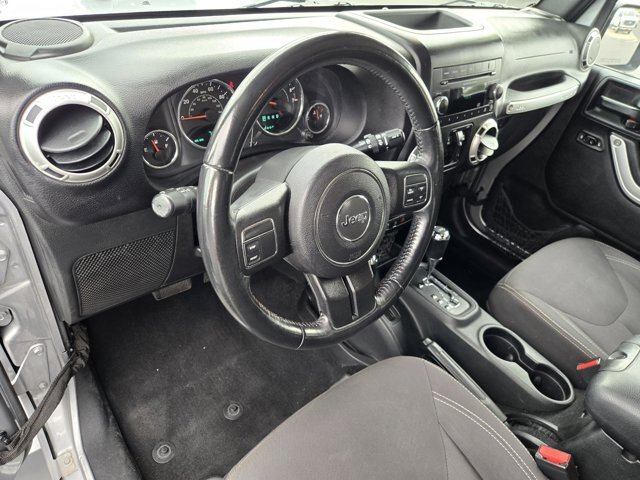 Used 2017 Jeep Wrangler Unlimited Sahara AWD/4WD image 18
