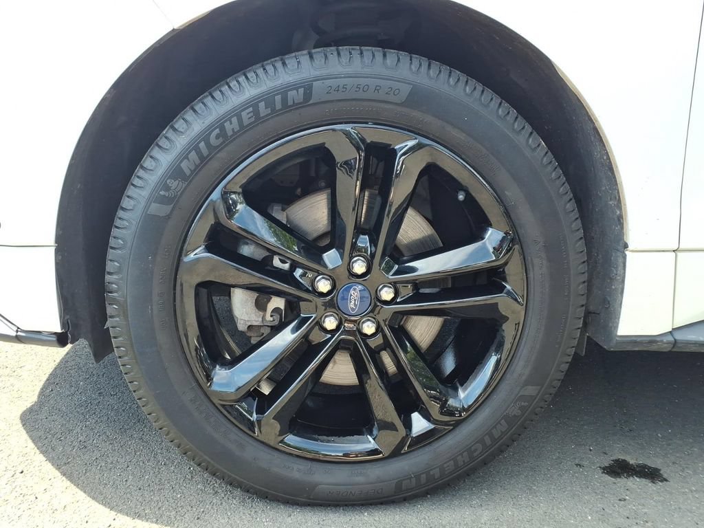 Certified 2018 Ford Edge Sport w/ Equipment Group 401A AWD/4WD image 26