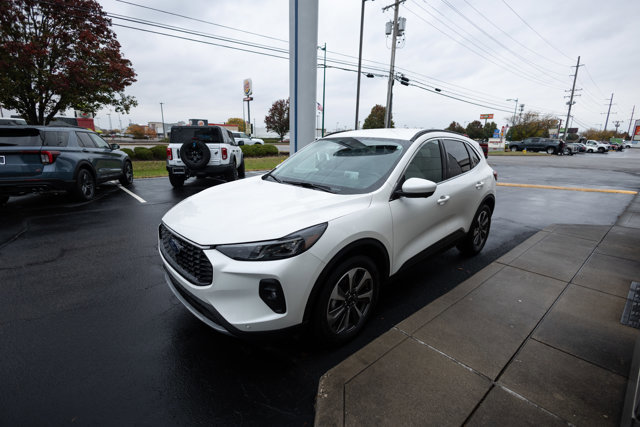 Certified 2025 Ford Escape Platinum w/ Premium Technology Package image 7