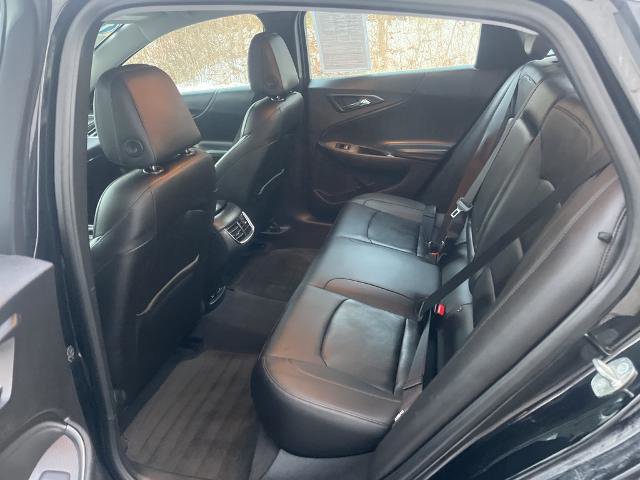 Used 2017 Chevrolet Malibu LT w/ Leather Package image 10