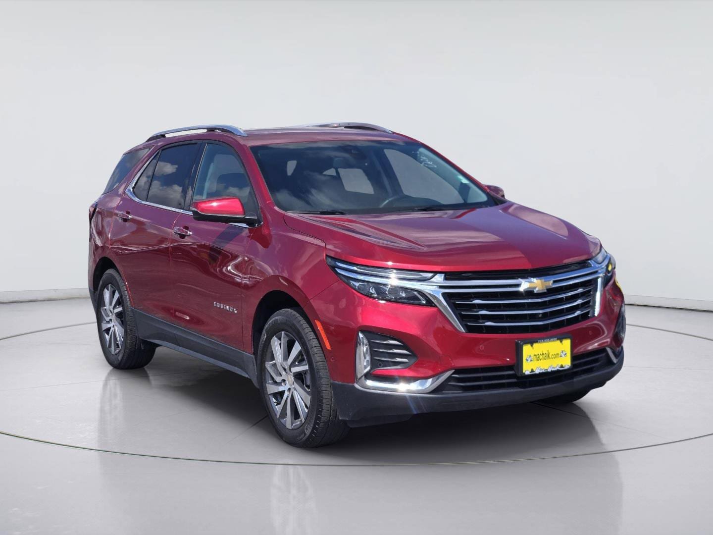 Used 2024 Chevrolet Equinox Premier AWD/4WD image 2