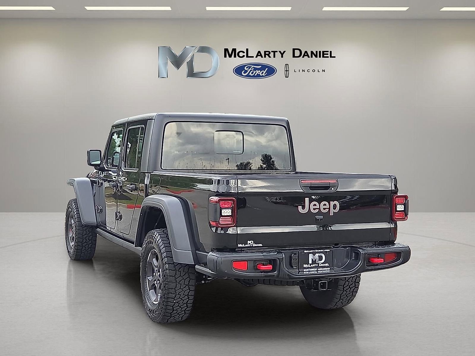 Used 2023 Jeep Gladiator Rubicon w/ LED Lighting Group AWD/4WD image 4