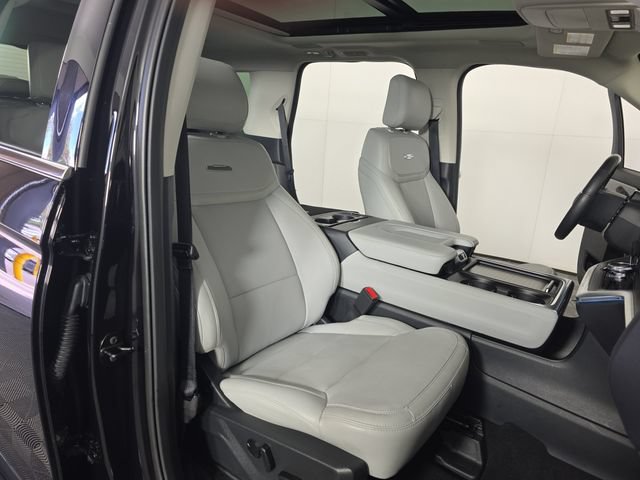 Certified 2025 Ford Expedition Platinum w/ Driver's Package AWD/4WD image 32