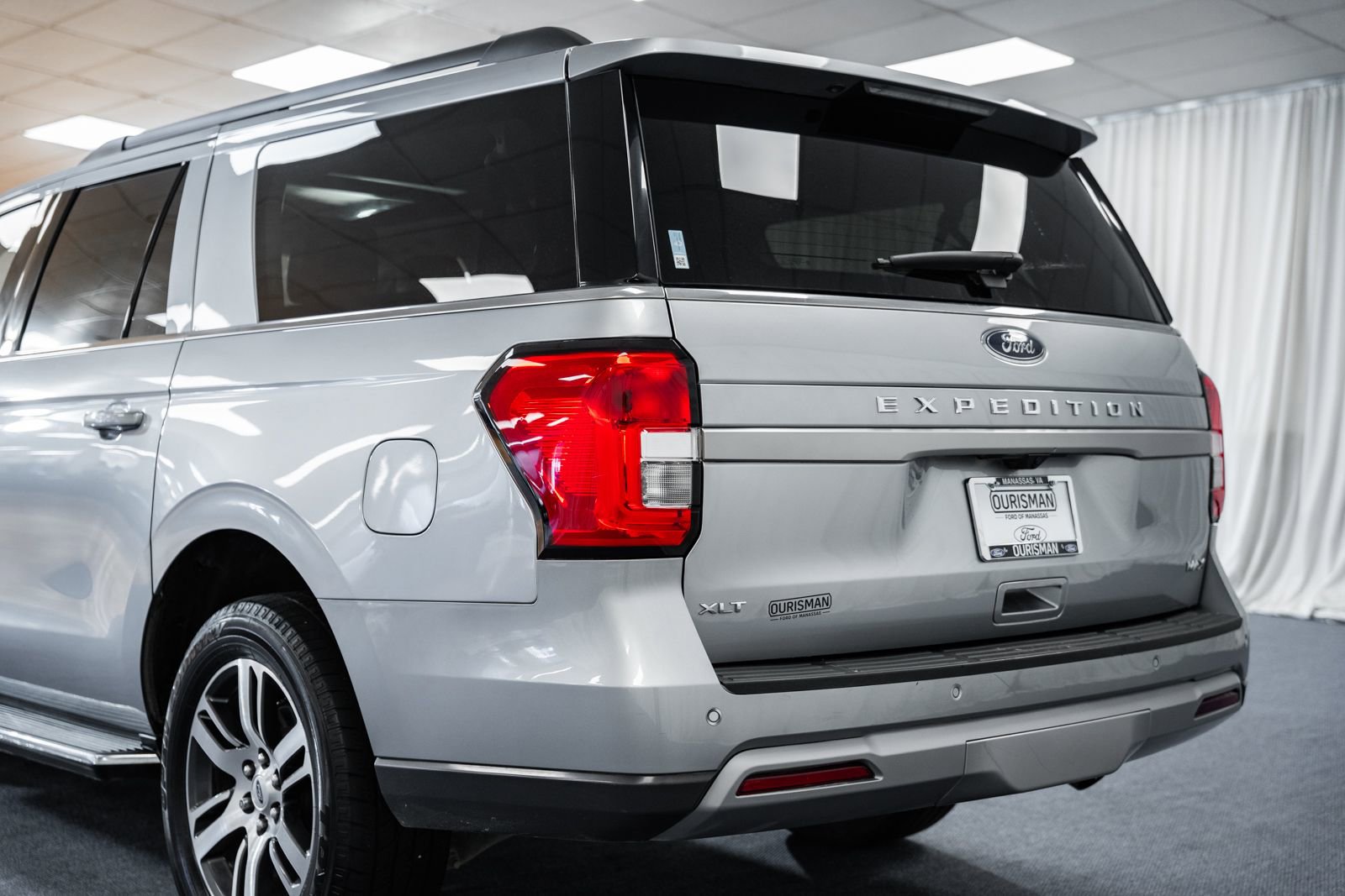 Certified 2023 Ford Expedition Max XLT image 6