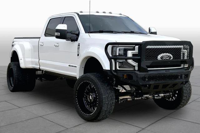 Certified 2022 Ford F450 Platinum w/ FX4 Off-Road Package image 3
