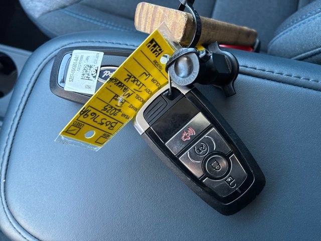 Certified 2025 Ford Maverick XLT w/ XLT Luxury Package FWD image 21