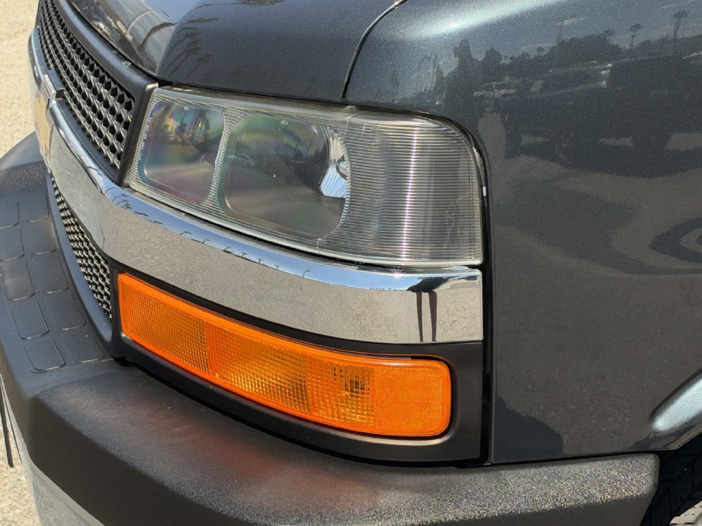 Used 2017 Chevrolet Express 3500 LT w/ LT Preferred Equipment Group RWD image 10
