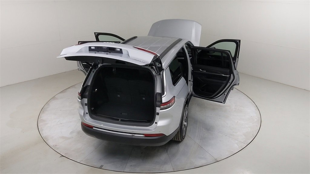 Used 2025 Jeep Grand Cherokee L Limited image 52