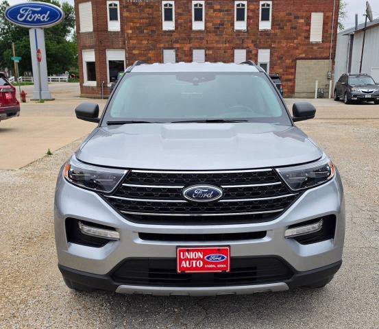 Certified 2021 Ford Explorer XLT w/ Equipment Group 202A AWD/4WD image 3