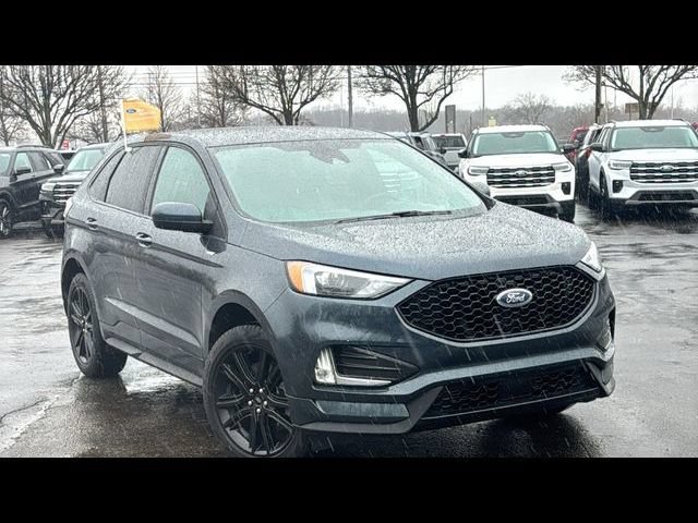 Certified 2023 Ford Edge ST-Line AWD/4WD image 2