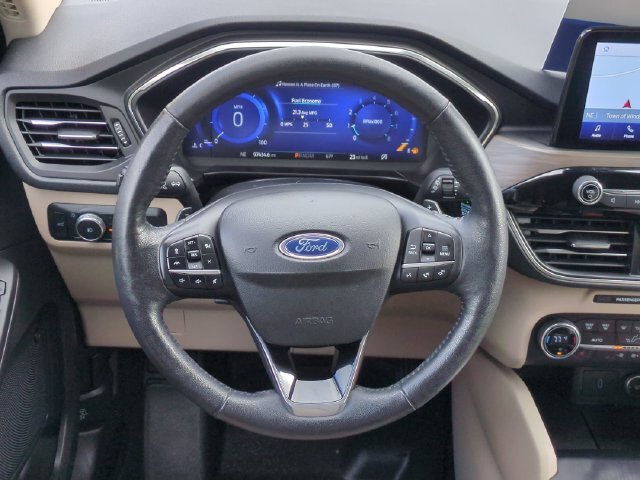 Certified 2020 Ford Escape Titanium AWD/4WD image 15