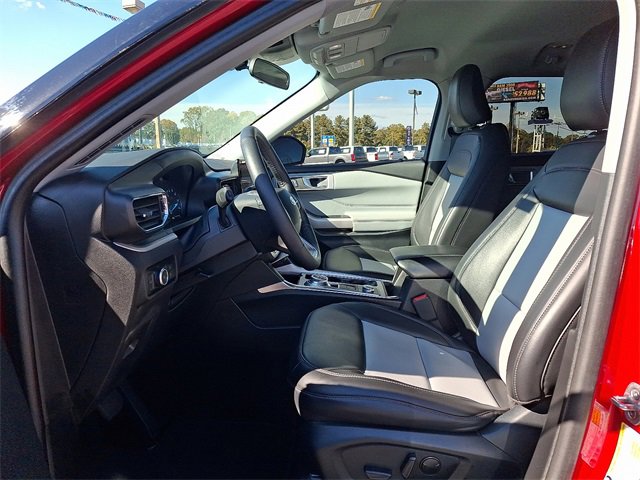 Certified 2024 Ford Explorer XLT w/ Equipment Group 202A image 13