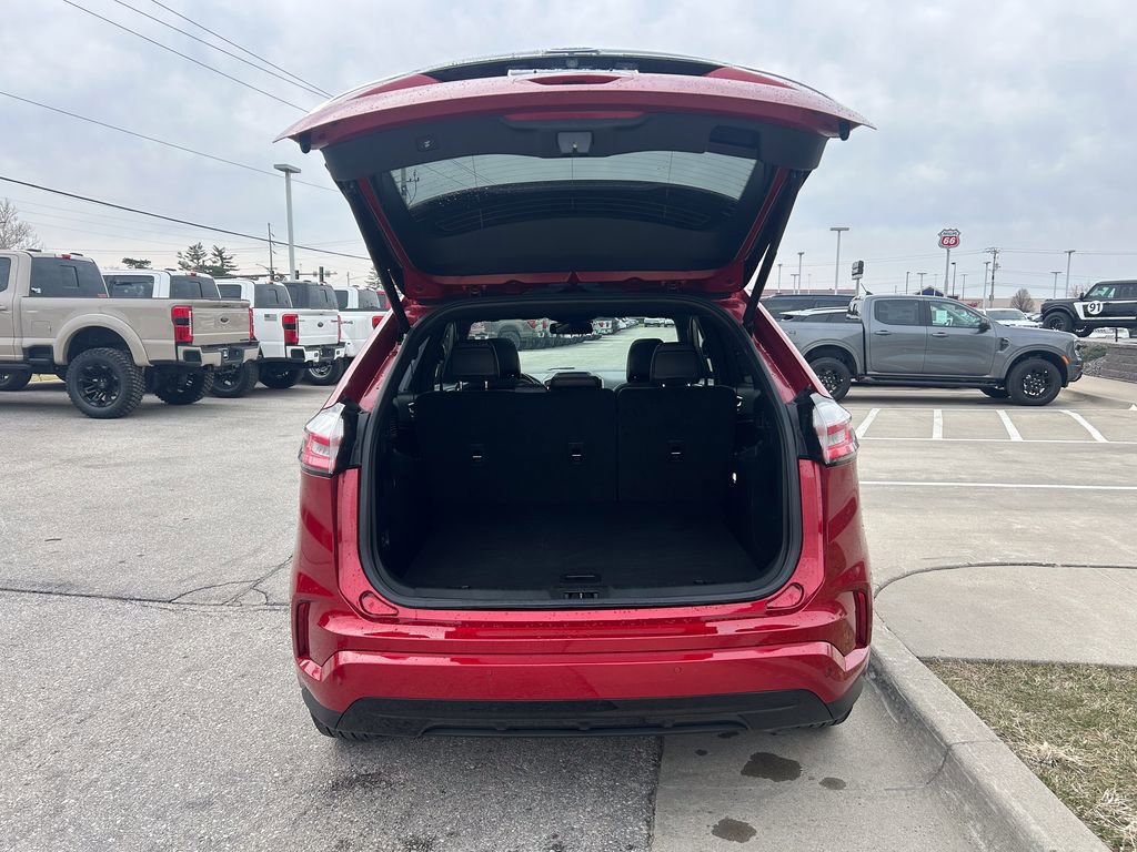 Certified 2023 Ford Edge ST-Line image 16