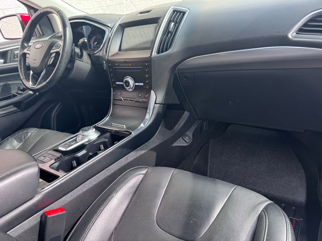 Certified 2019 Ford Edge Titanium w/ Equipment Group 301A image 17