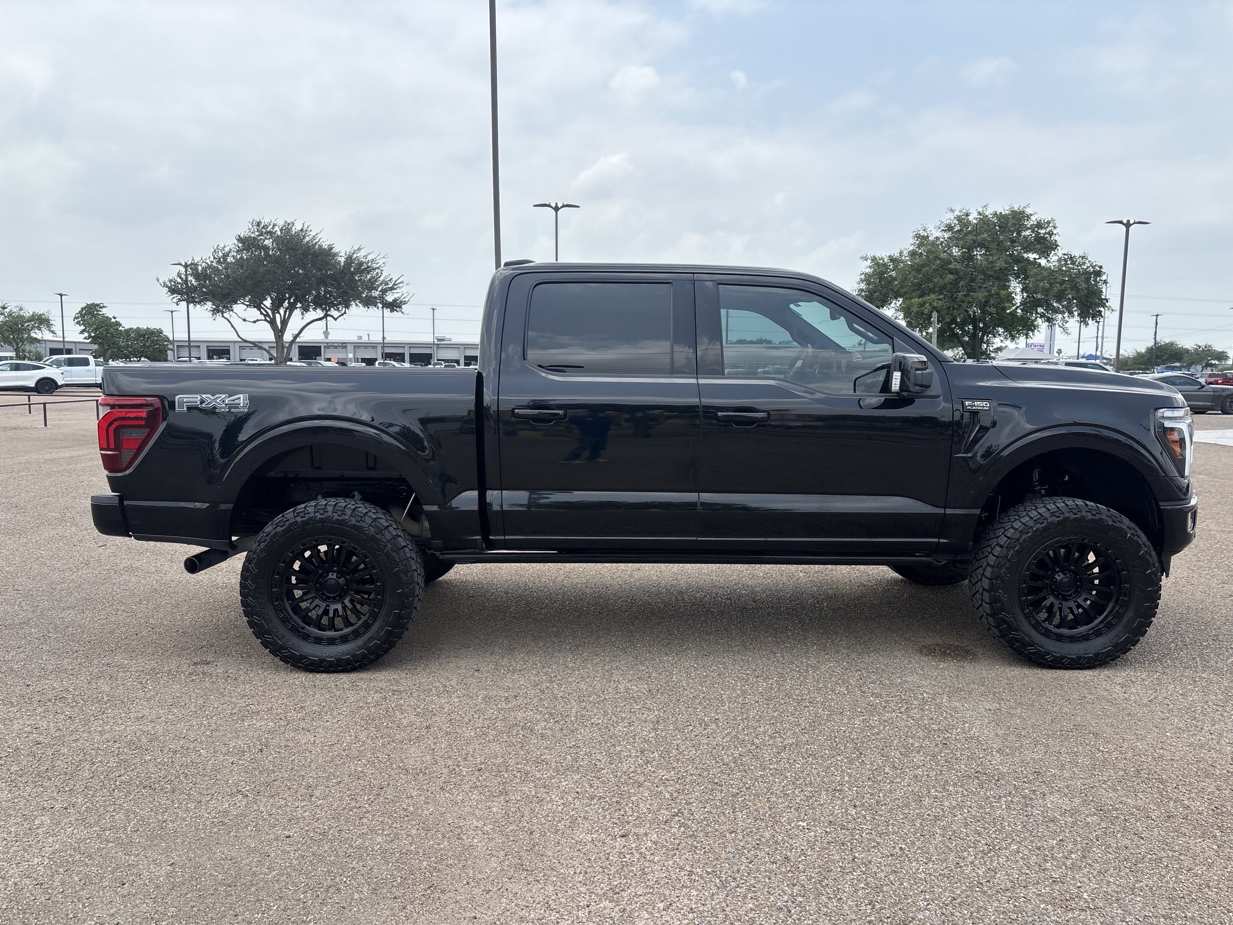 Certified 2024 Ford F150 Platinum w/ FX4 Off-Road Package AWD/4WD image 4