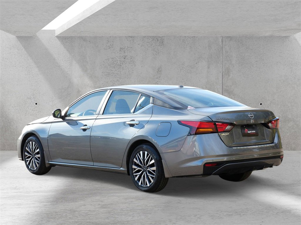 Used 2023 Nissan Altima 2.5 SV image 4