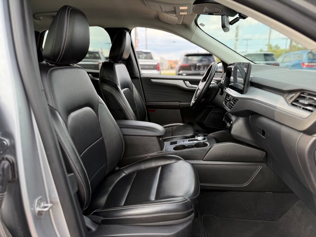 Certified 2024 Ford Escape Platinum AWD/4WD image 15