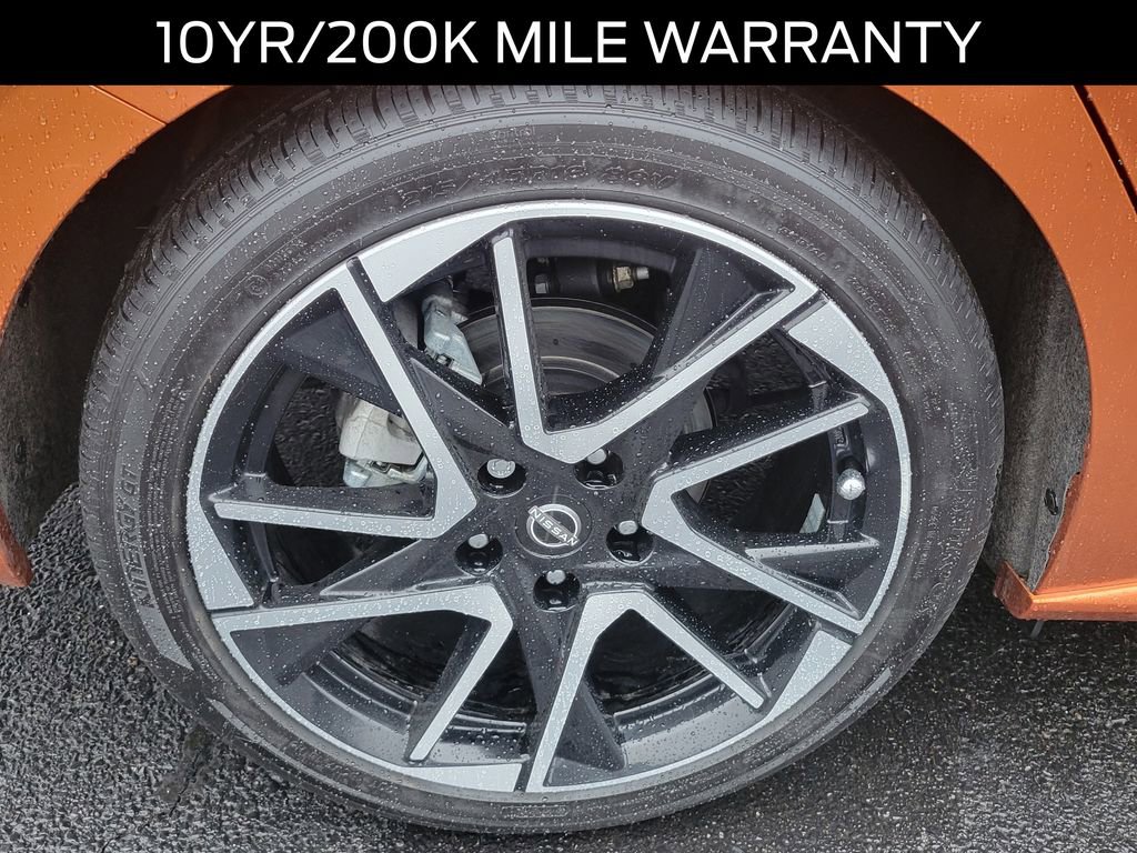 Used 2025 Nissan Sentra SR w/ SR Premium Package image 5