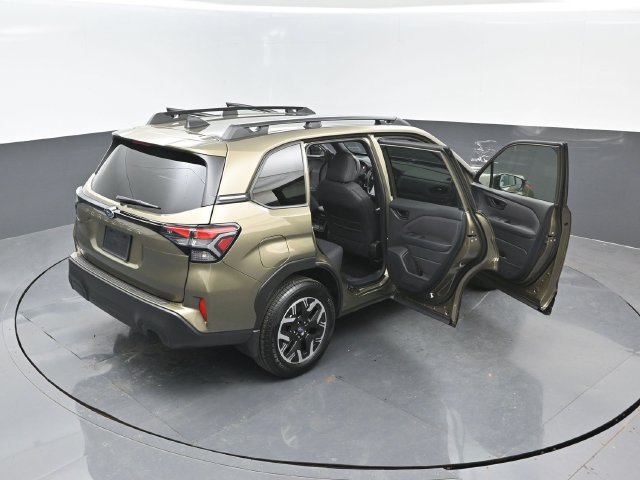 Used 2025 Subaru Forester Premium AWD/4WD image 28