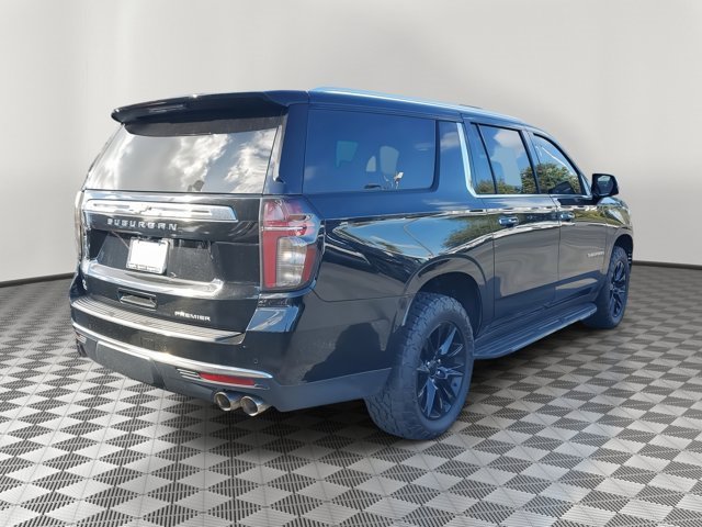 Used 2023 Chevrolet Suburban Premier image 4