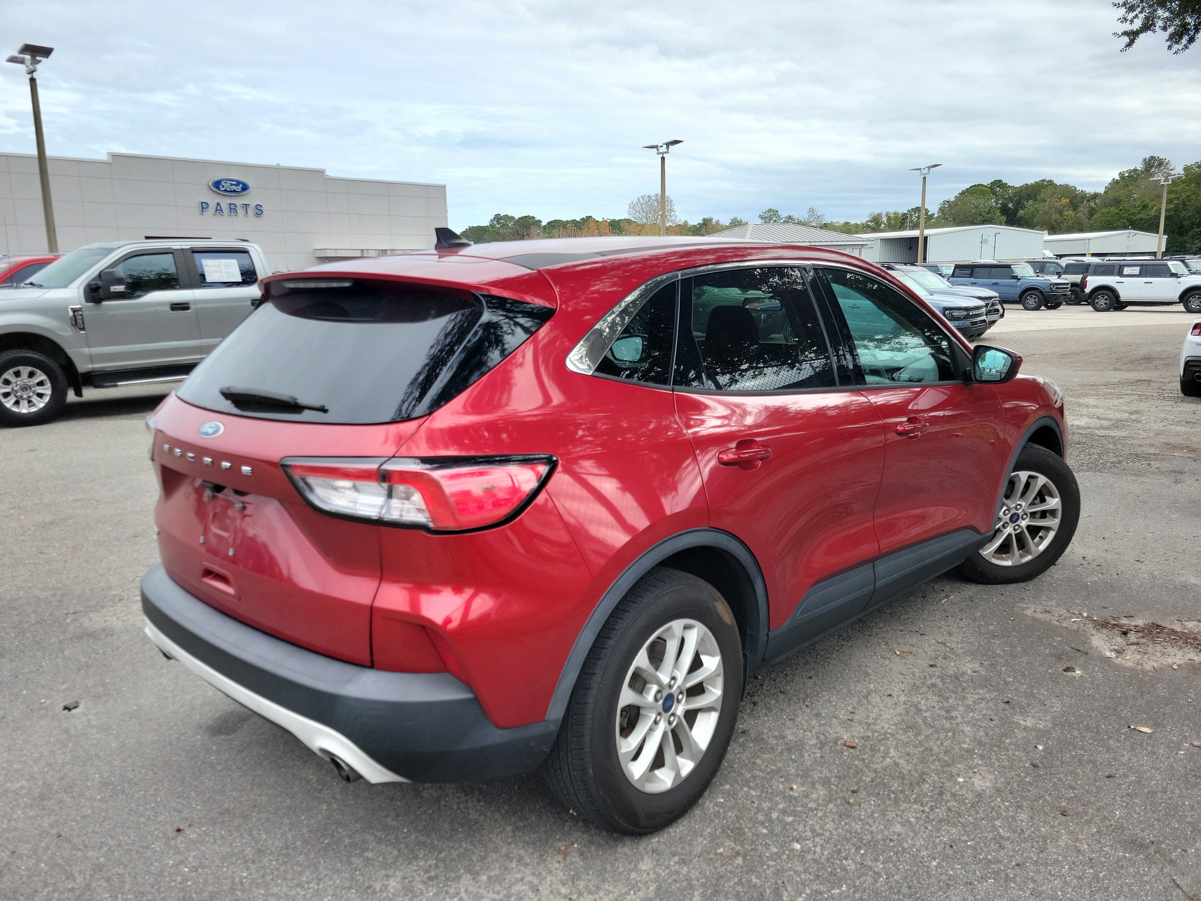 Certified 2020 Ford Escape SE image 4
