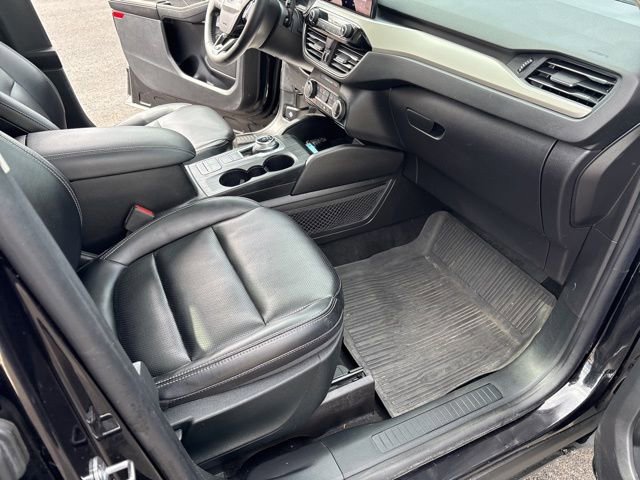 Certified 2022 Ford Escape SEL w/ Technology Package image 36