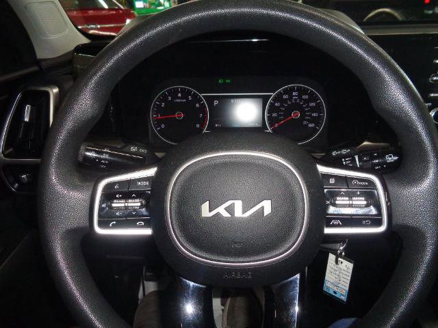 Used 2022 Kia Sorento LX image 14
