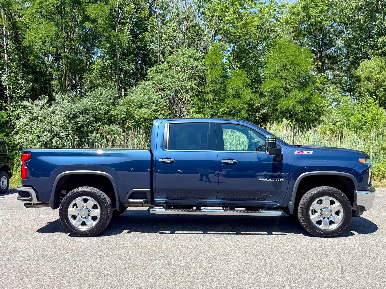 Used 2022 Chevrolet Silverado 2500 LTZ w/ LTZ Premium Package AWD/4WD image 9