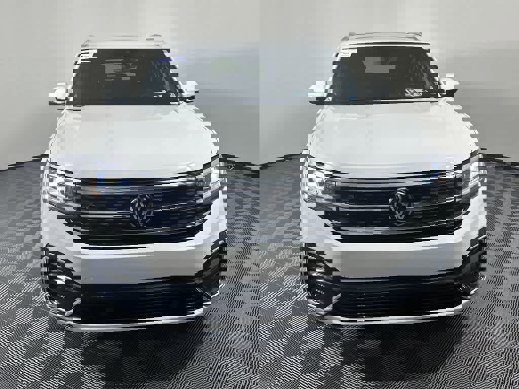 Used 2022 Volkswagen Atlas Cross Sport SEL R-Line image 11