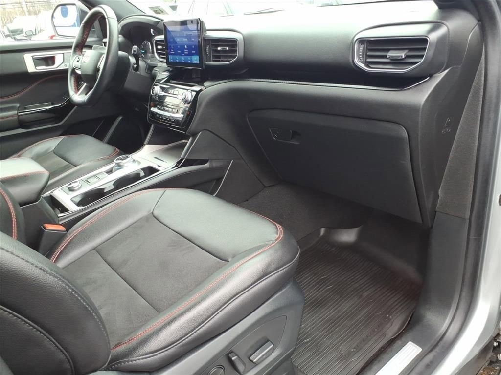 Certified 2023 Ford Explorer ST-Line image 9