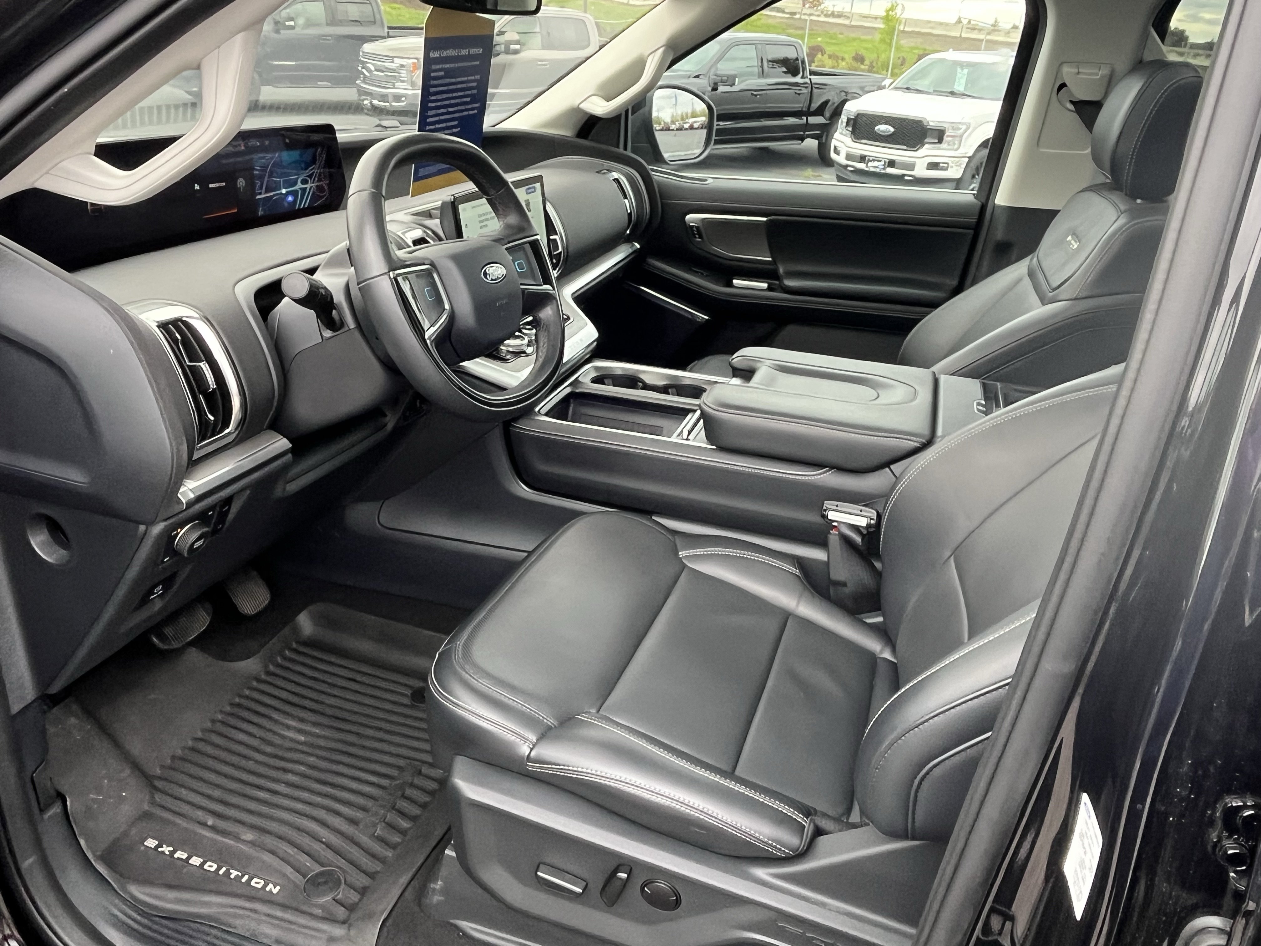 Certified 2025 Ford Expedition Platinum AWD/4WD image 6