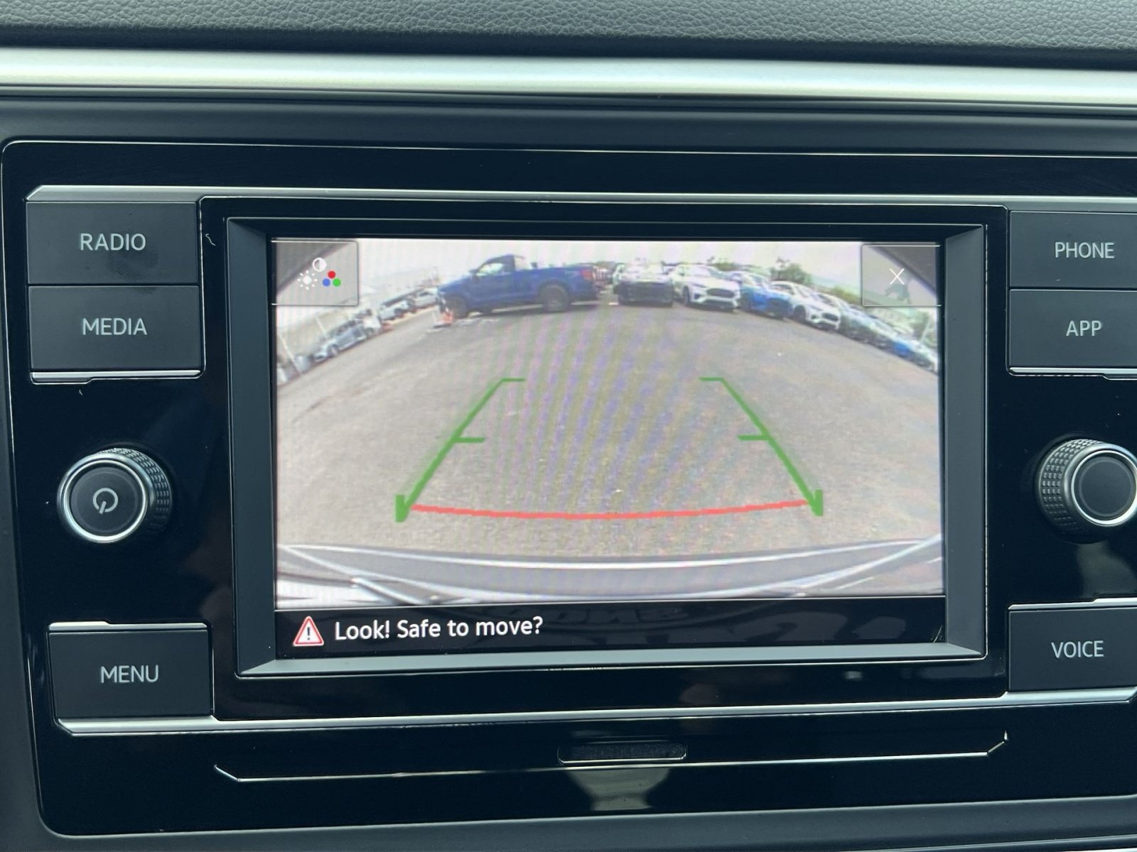 Used 2022 Volkswagen Atlas Cross Sport SE AWD/4WD image 27