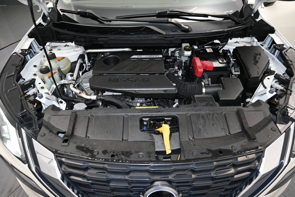 Used 2023 Nissan Rogue SV FWD image 12